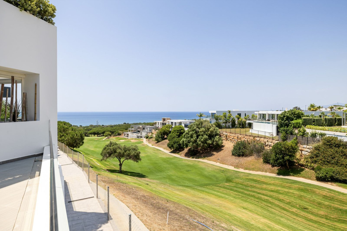 3 Bed Apartment for sale in Cabopino Costa Del Sol, Málaga, Spain