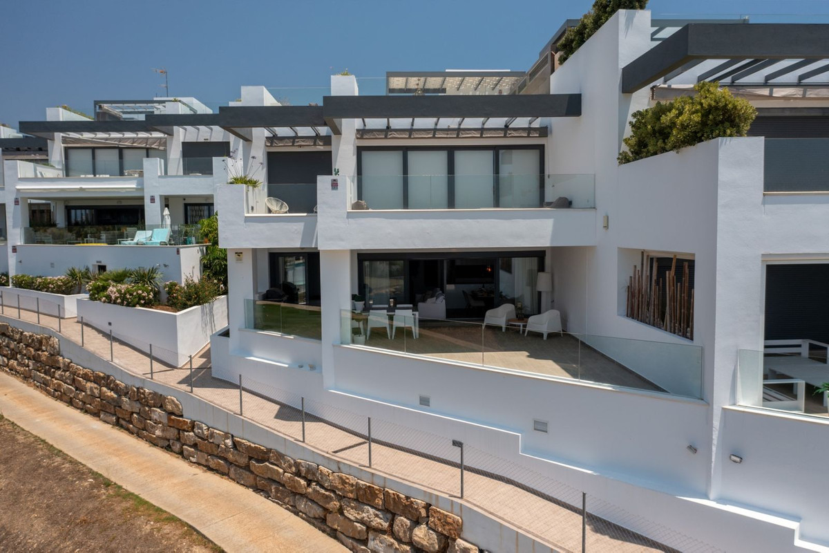 3 Bed Apartment for sale in Cabopino Costa Del Sol, Málaga, Spain
