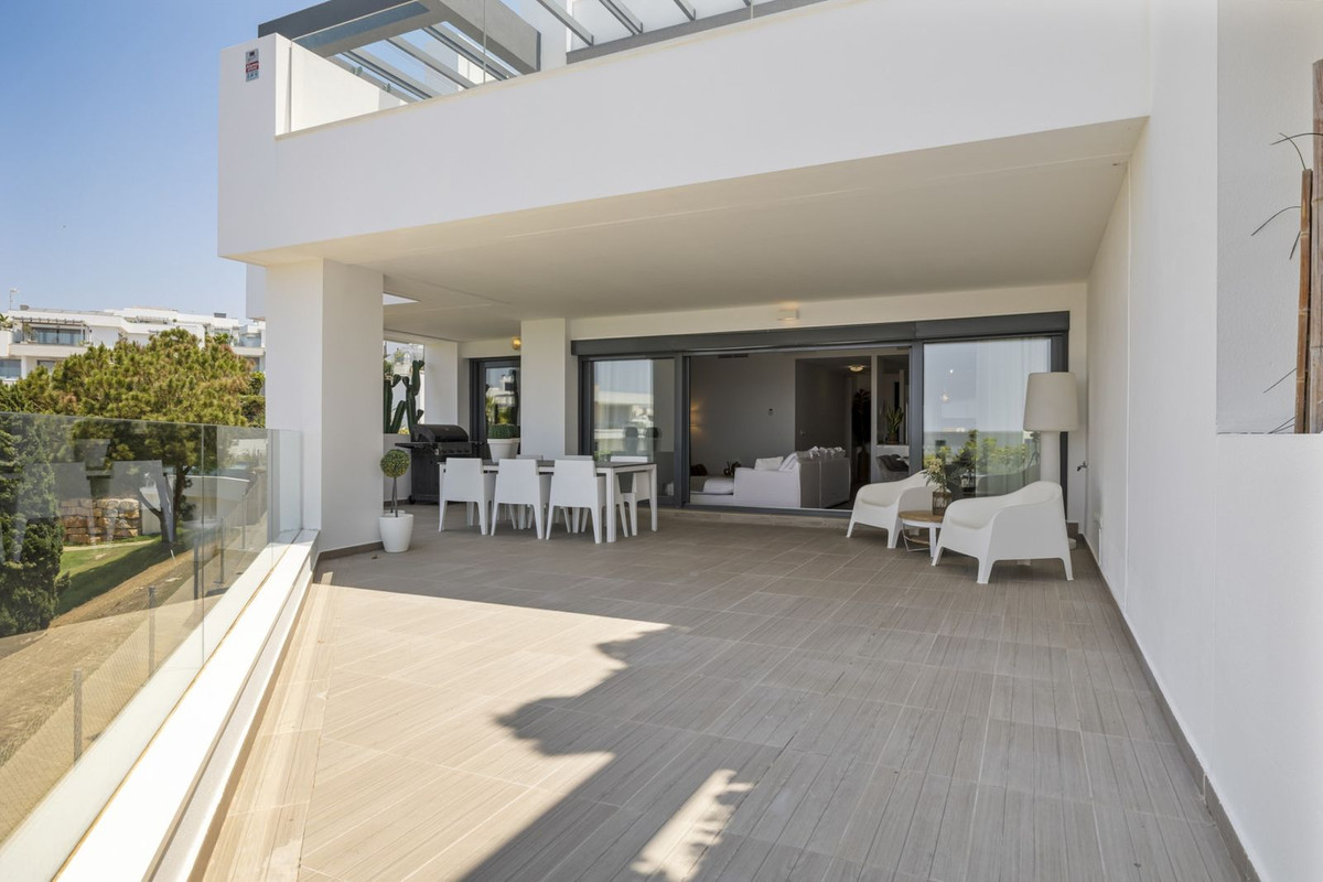 3 Bed Apartment for sale in Cabopino Costa Del Sol, Málaga, Spain