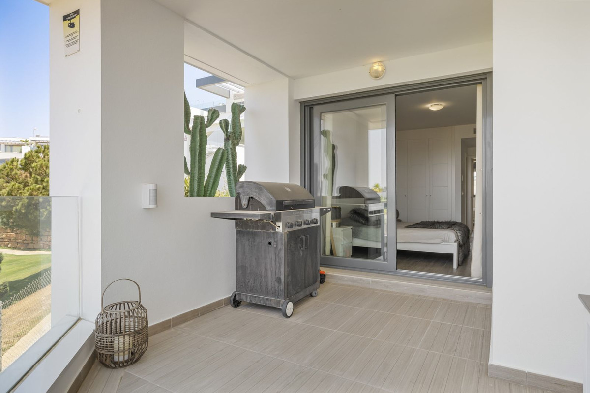 3 Bed Apartment for sale in Cabopino Costa Del Sol, Málaga, Spain