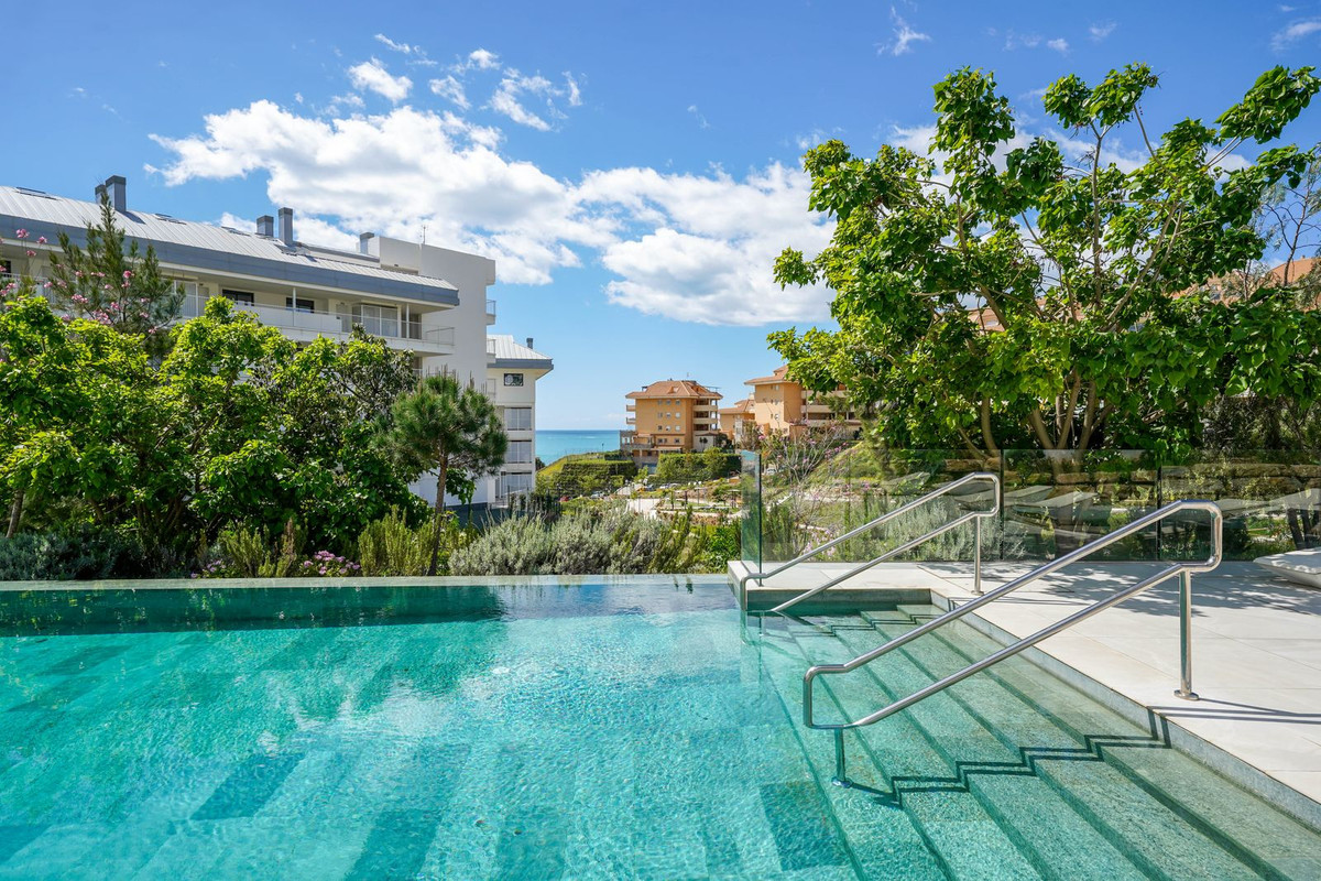 2 Bed Apartment for sale in Fuengirola Costa Del Sol, Málaga, Spain