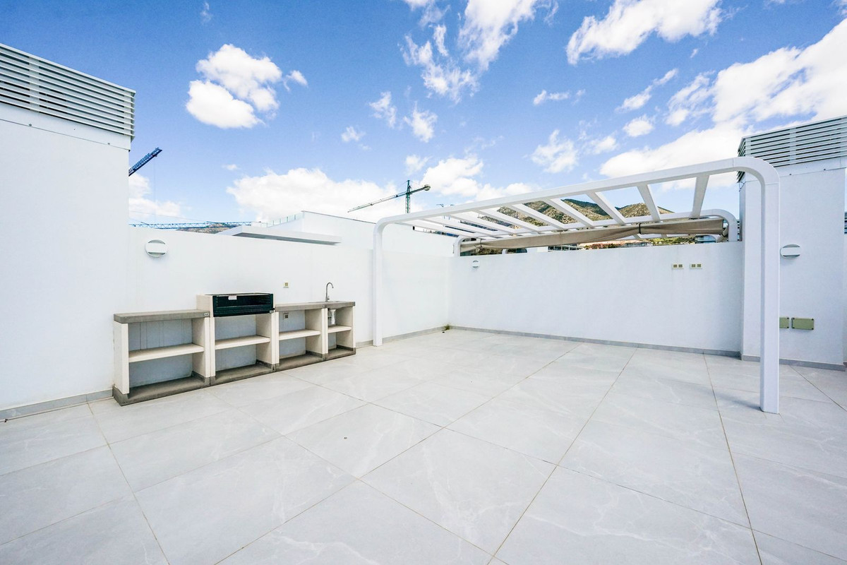 2 Bed Apartment for sale in Fuengirola Costa Del Sol, Málaga, Spain