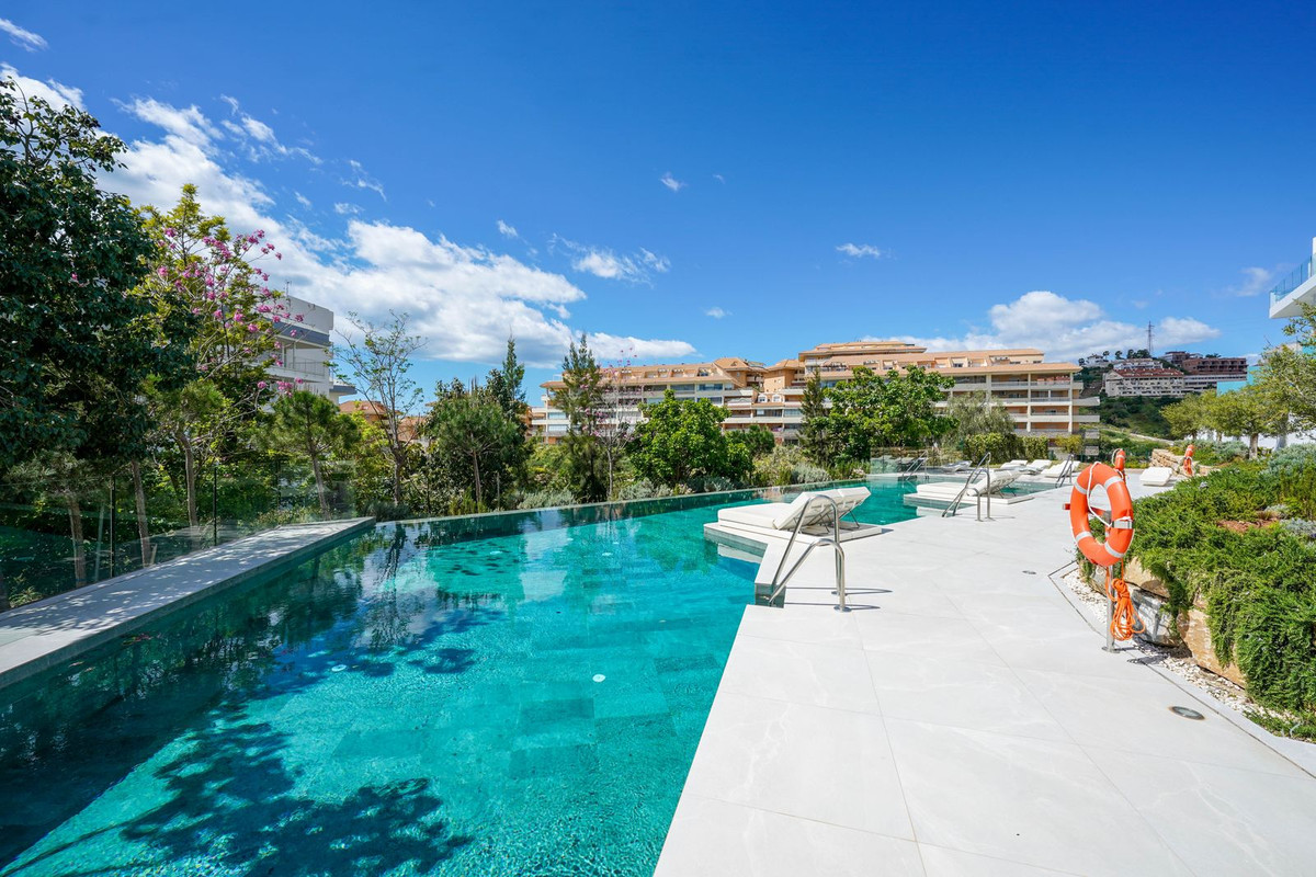 2 Bed Apartment for sale in Fuengirola Costa Del Sol, Málaga, Spain