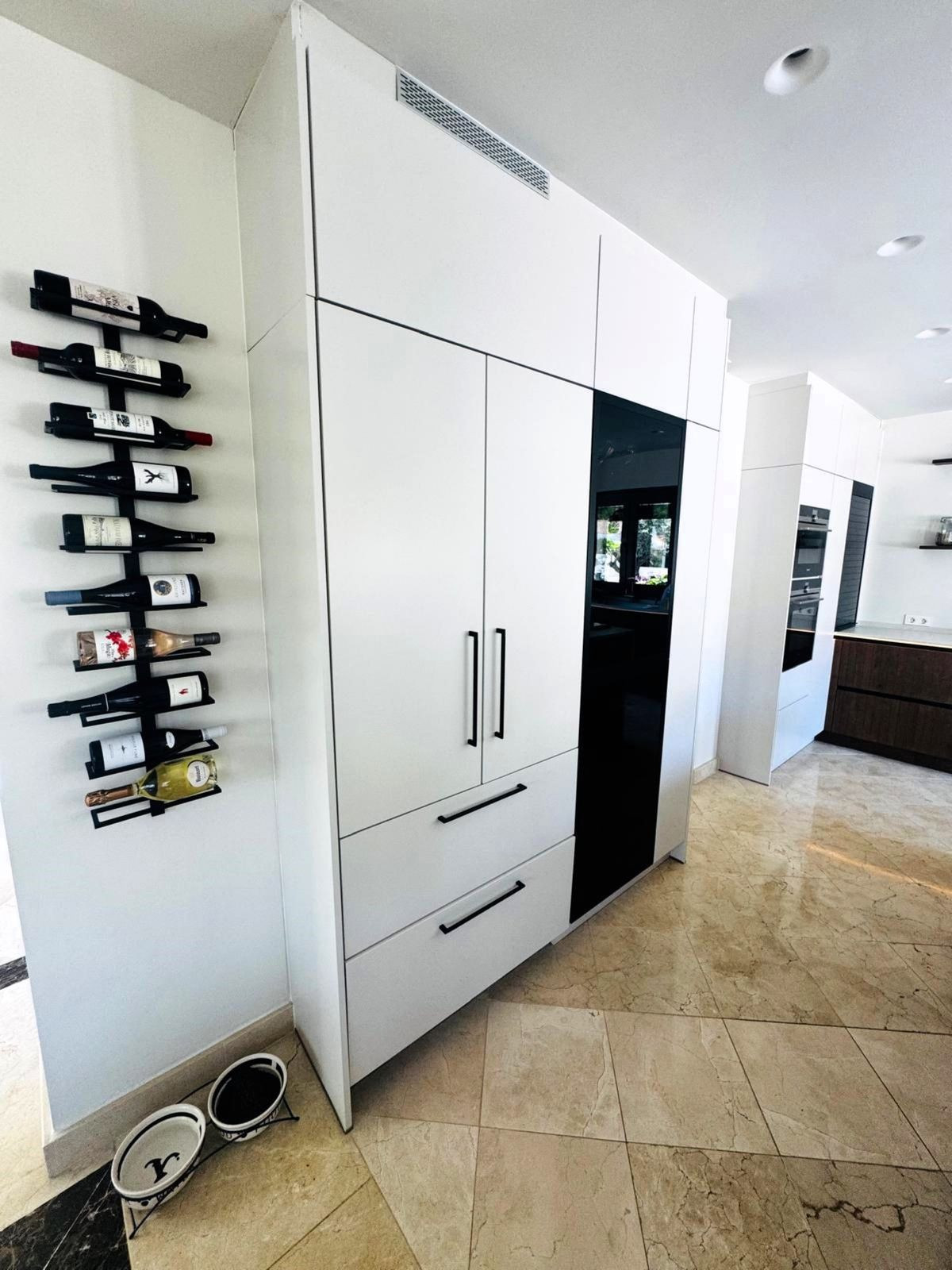Se vende Villa - Chalet de 6 dormitorios en Costa Del Sol, Málaga, España
