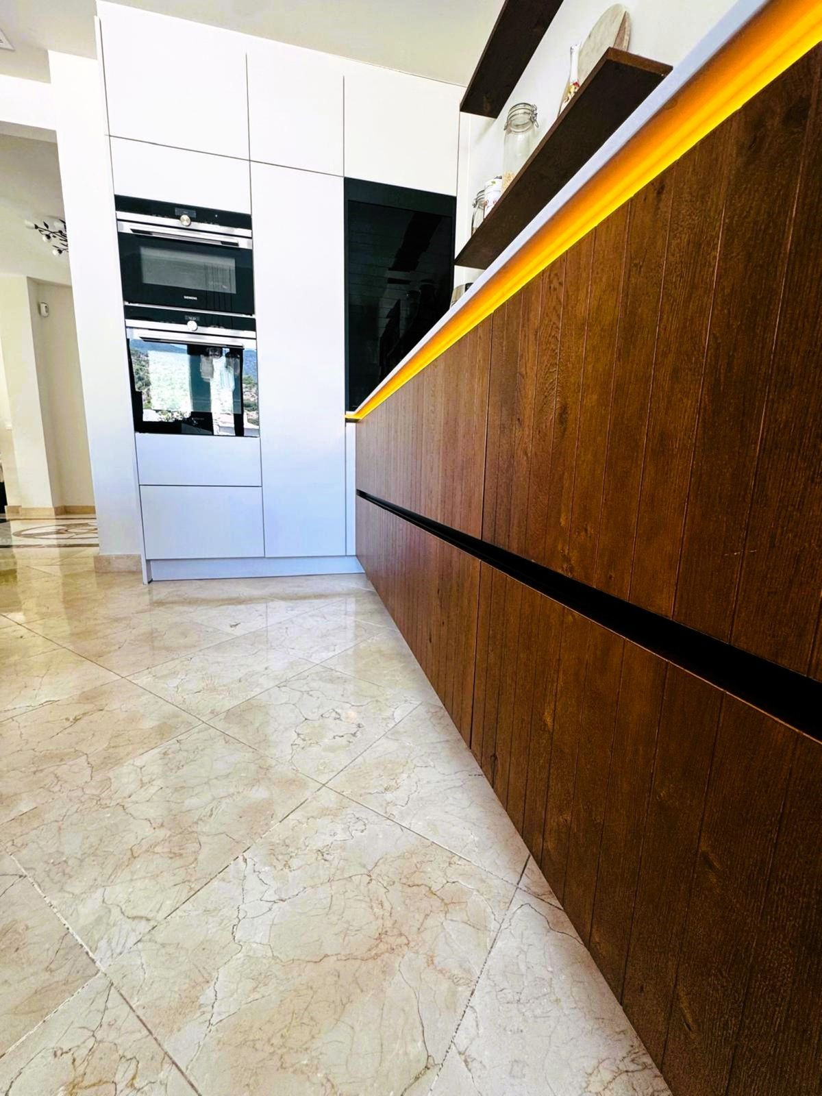 Se vende Villa - Chalet de 6 dormitorios en Costa Del Sol, Málaga, España