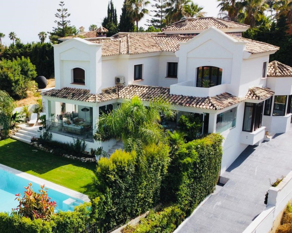 Se vende Villa - Chalet de 6 dormitorios en Costa Del Sol, Málaga, España
