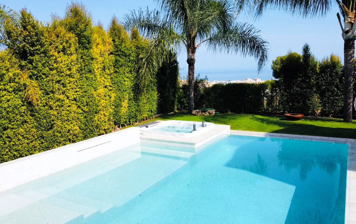 Se vende Villa - Chalet de 6 dormitorios en Costa Del Sol, Málaga, España