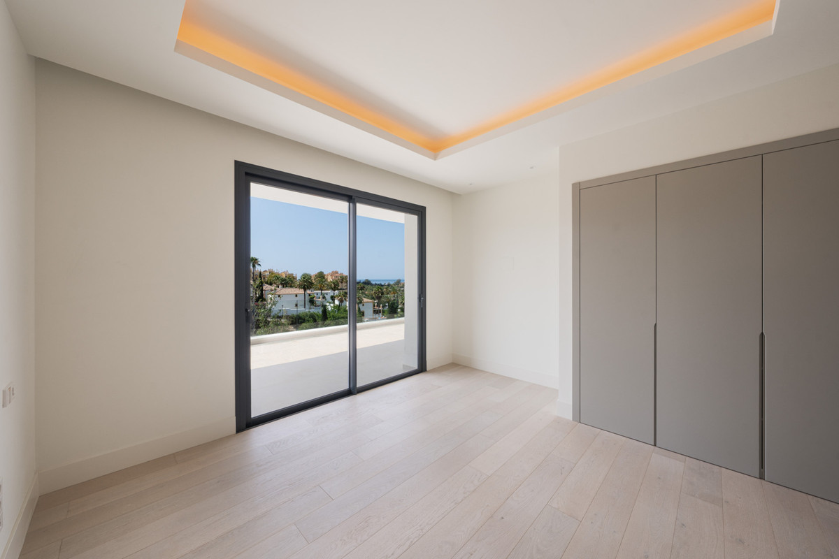 Se vende Villa - Chalet de 4 dormitorios en Costa Del Sol, Málaga, España