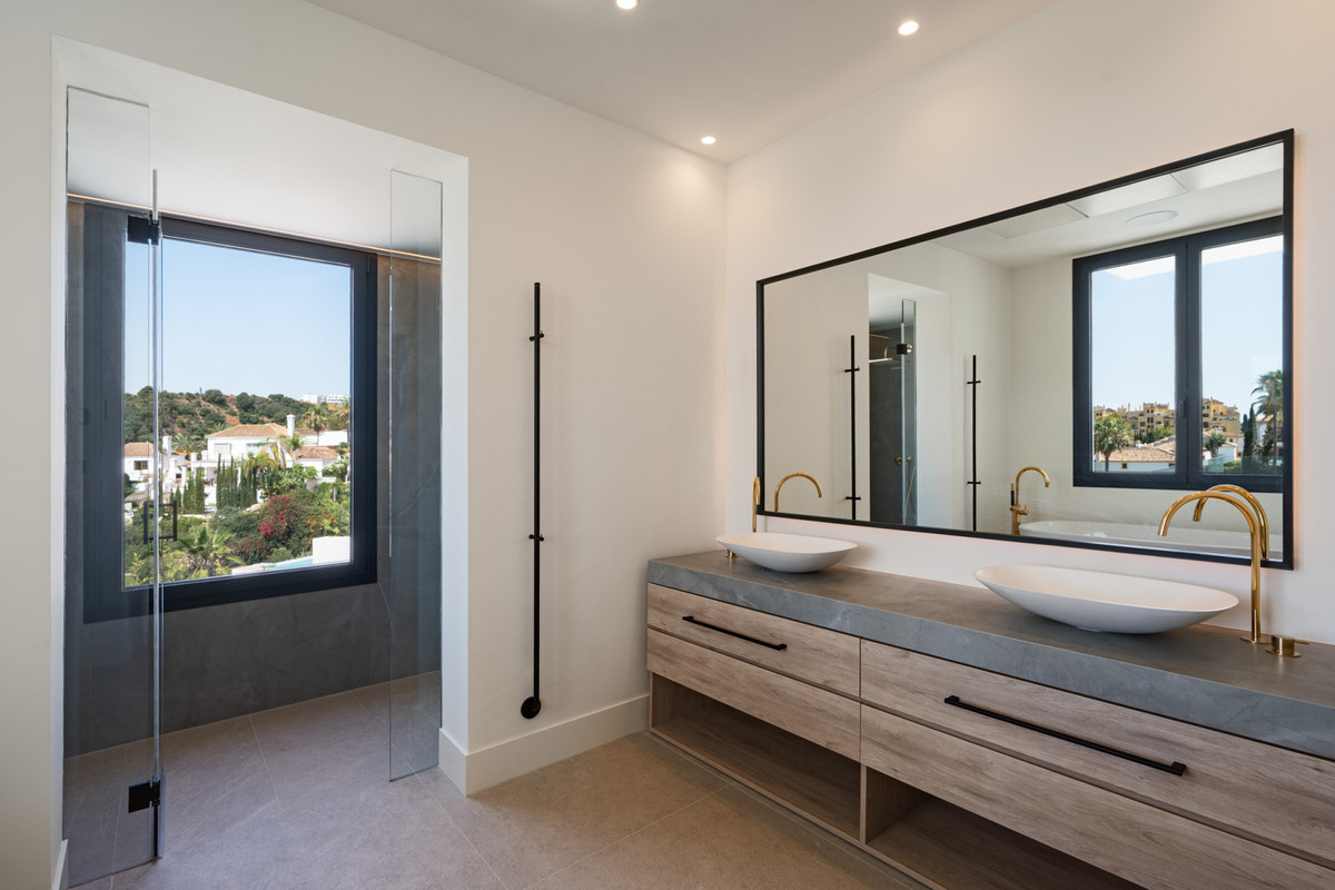 Se vende Villa - Chalet de 4 dormitorios en Costa Del Sol, Málaga, España