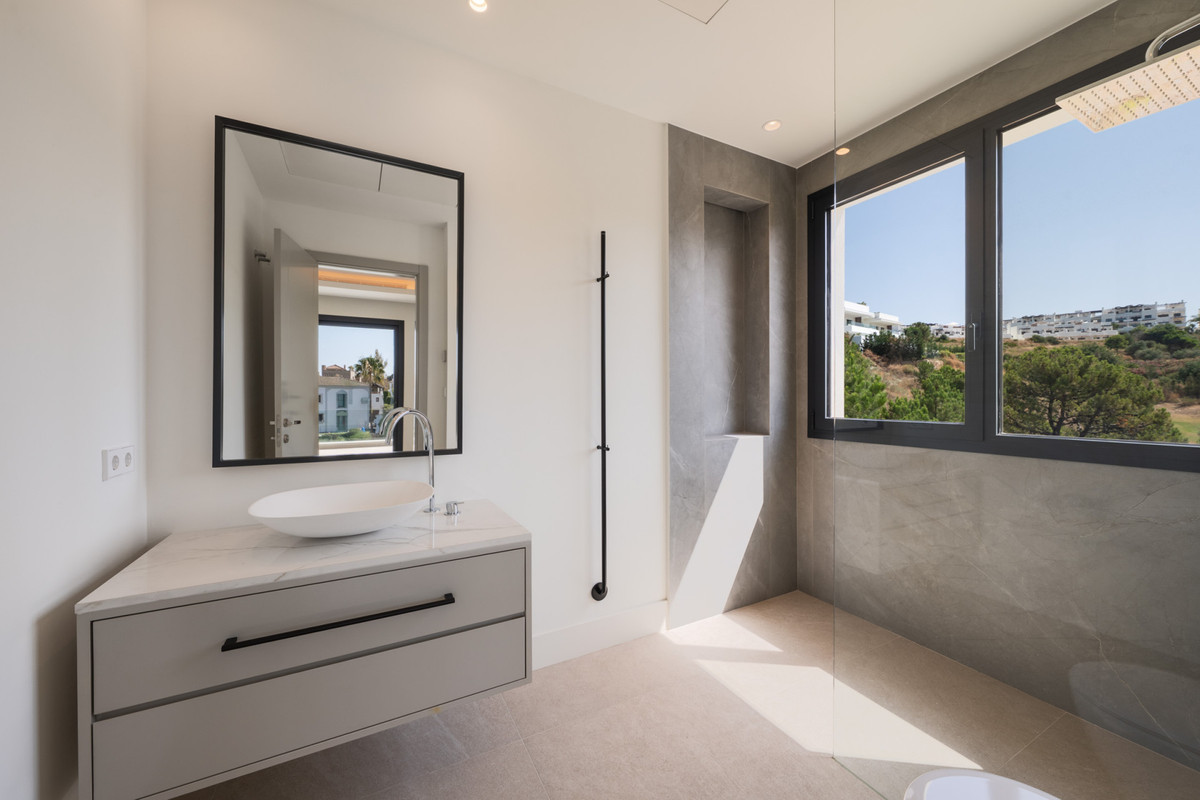 Se vende Villa - Chalet de 4 dormitorios en Costa Del Sol, Málaga, España