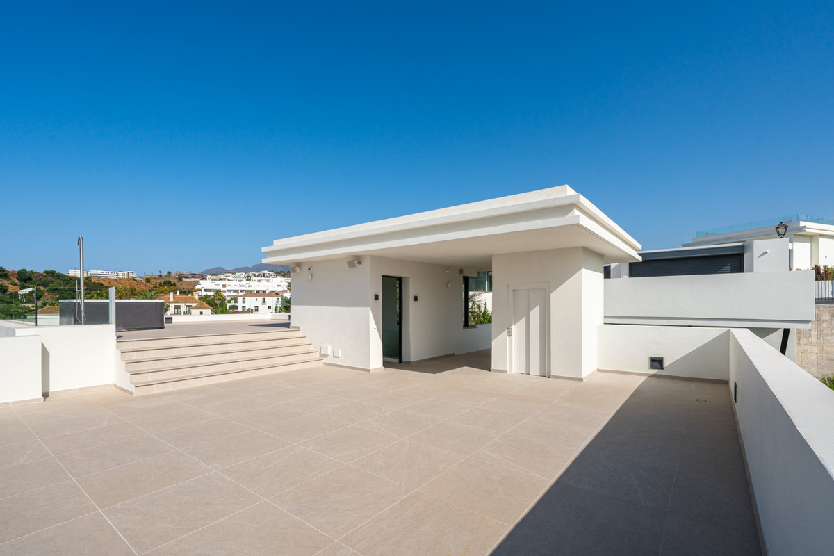 Se vende Villa - Chalet de 4 dormitorios en Costa Del Sol, Málaga, España