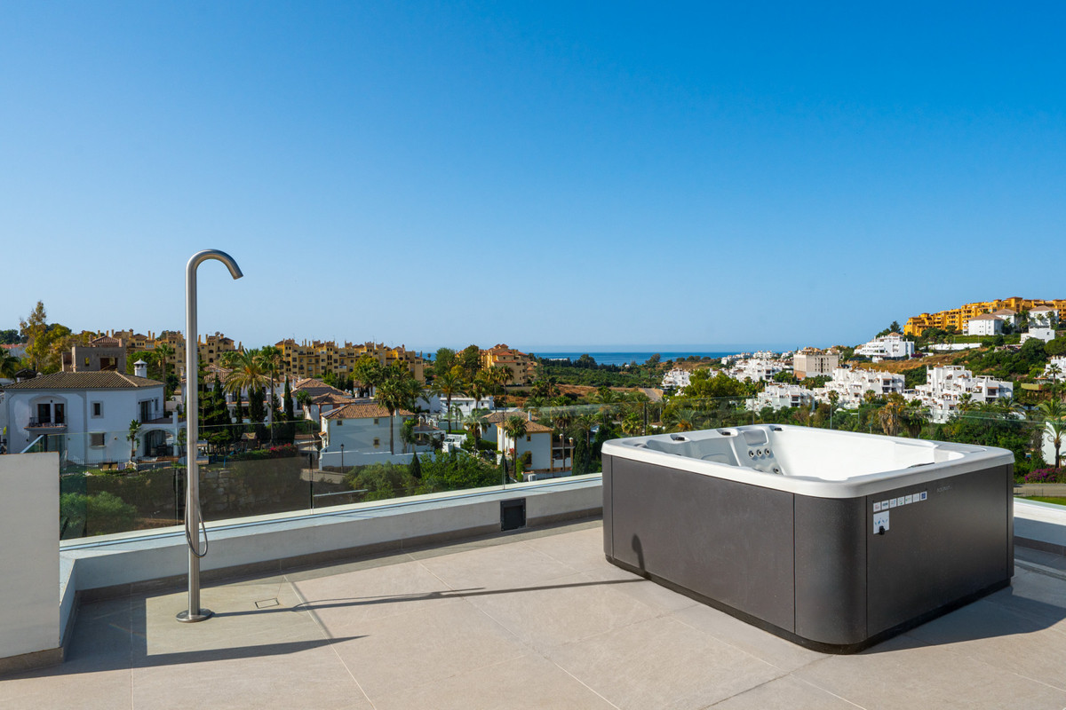 Se vende Villa - Chalet de 4 dormitorios en Costa Del Sol, Málaga, España