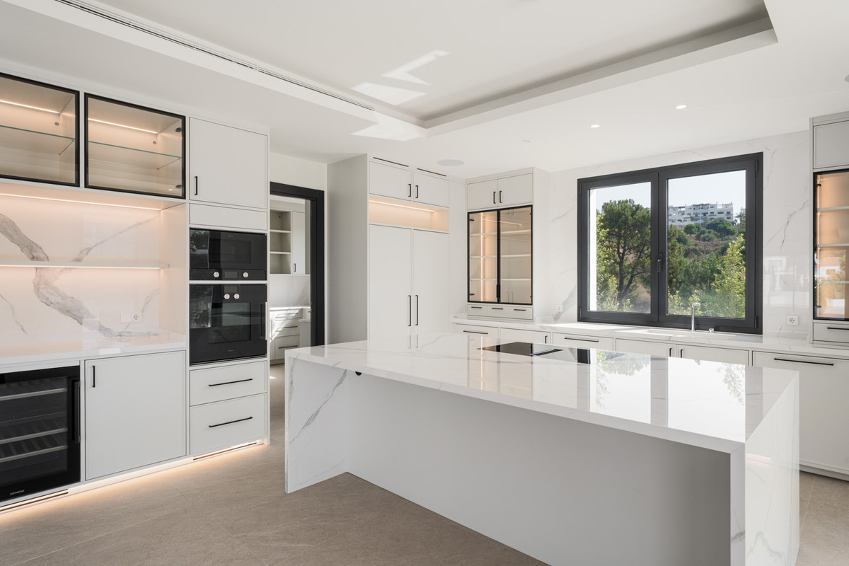 Se vende Villa - Chalet de 4 dormitorios en Costa Del Sol, Málaga, España