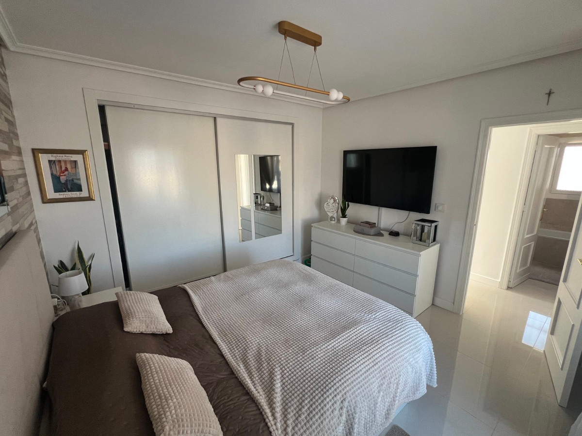 5 Bed Townhouse for sale in Algorfa Costa Blanca, Alicante, Spain