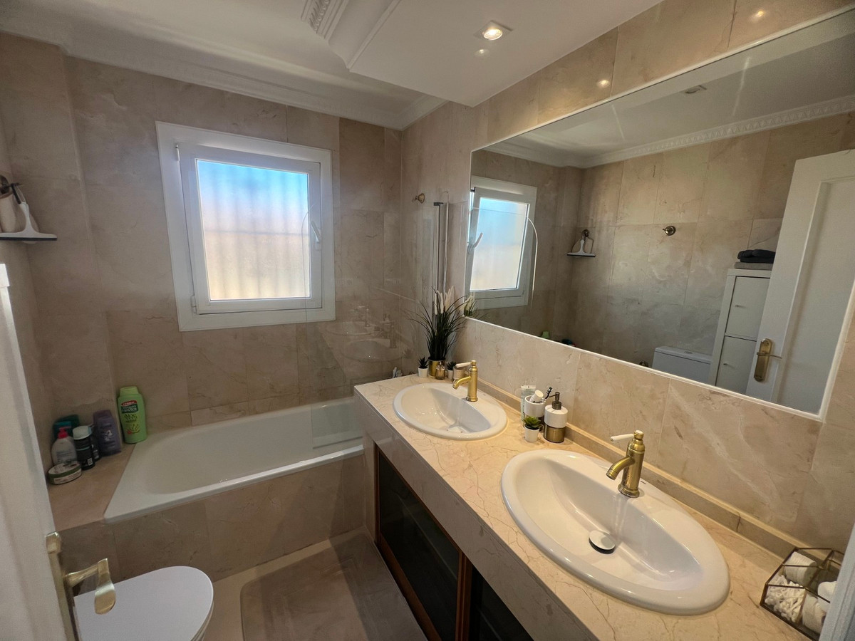 5 Bed Townhouse for sale in Algorfa Costa Blanca, Alicante, Spain