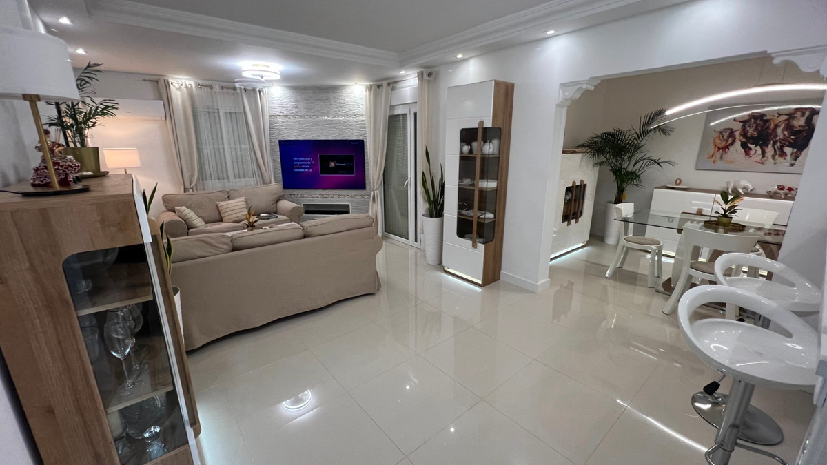 5 Bed Townhouse for sale in Algorfa Costa Blanca, Alicante, Spain