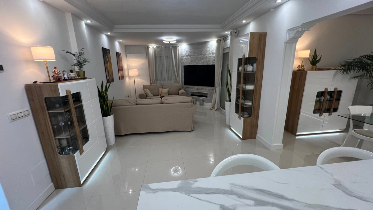 5 Bed Townhouse for sale in Algorfa Costa Blanca, Alicante, Spain