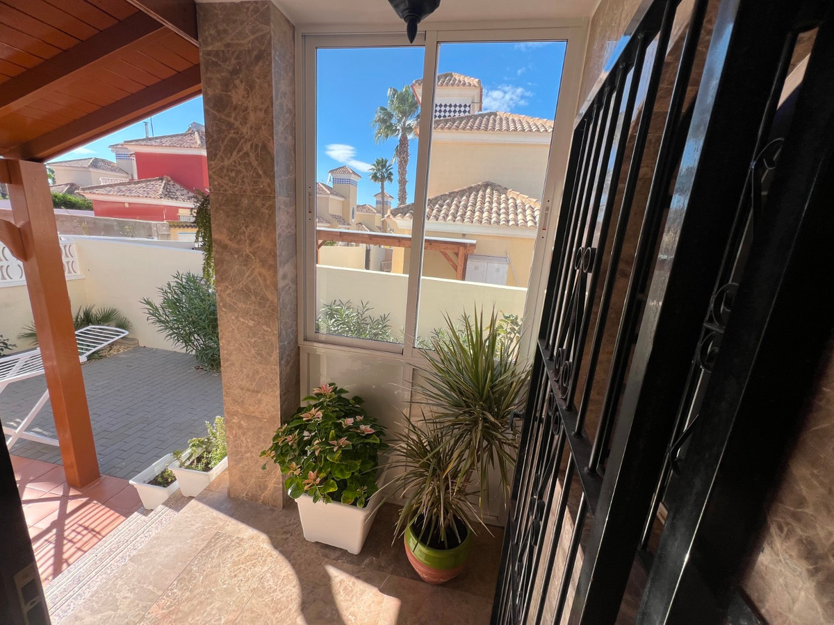 5 Bed Townhouse for sale in Algorfa Costa Blanca, Alicante, Spain