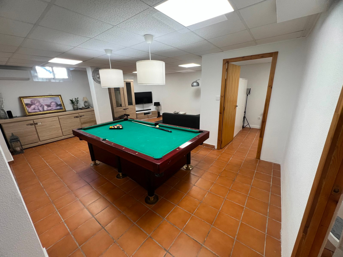5 Bed Townhouse for sale in Algorfa Costa Blanca, Alicante, Spain