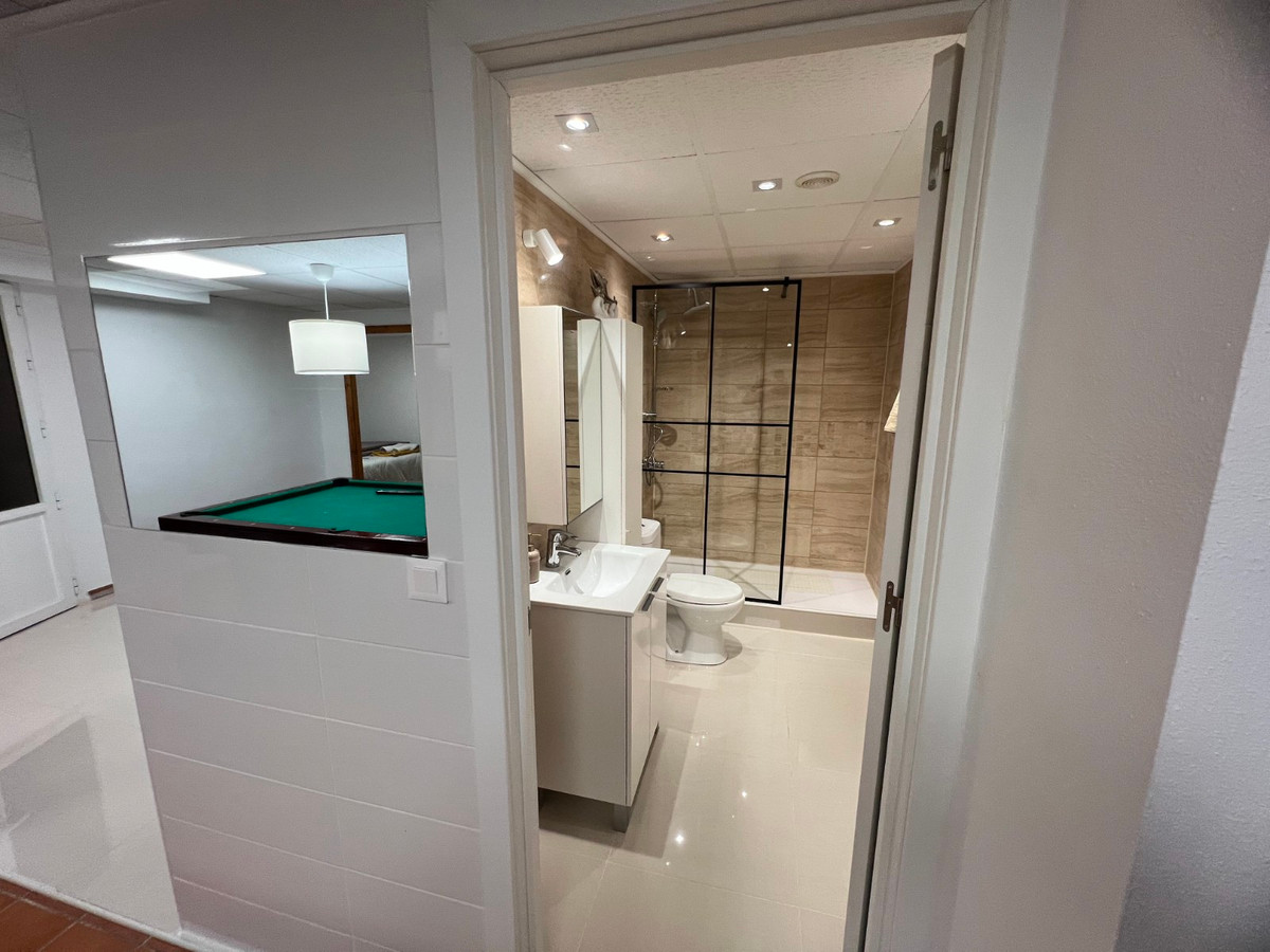 5 Bed Townhouse for sale in Algorfa Costa Blanca, Alicante, Spain