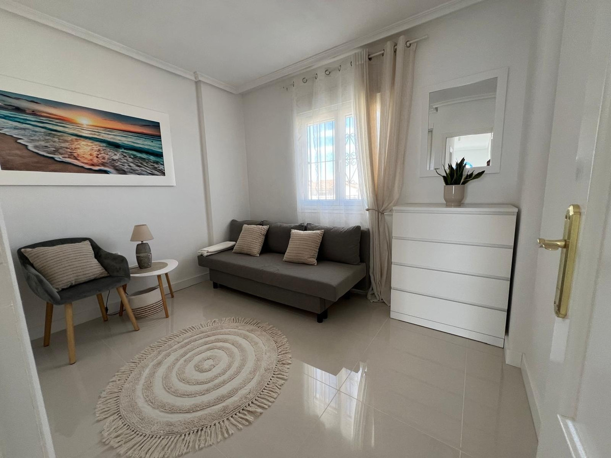 5 Bed Townhouse for sale in Algorfa Costa Blanca, Alicante, Spain