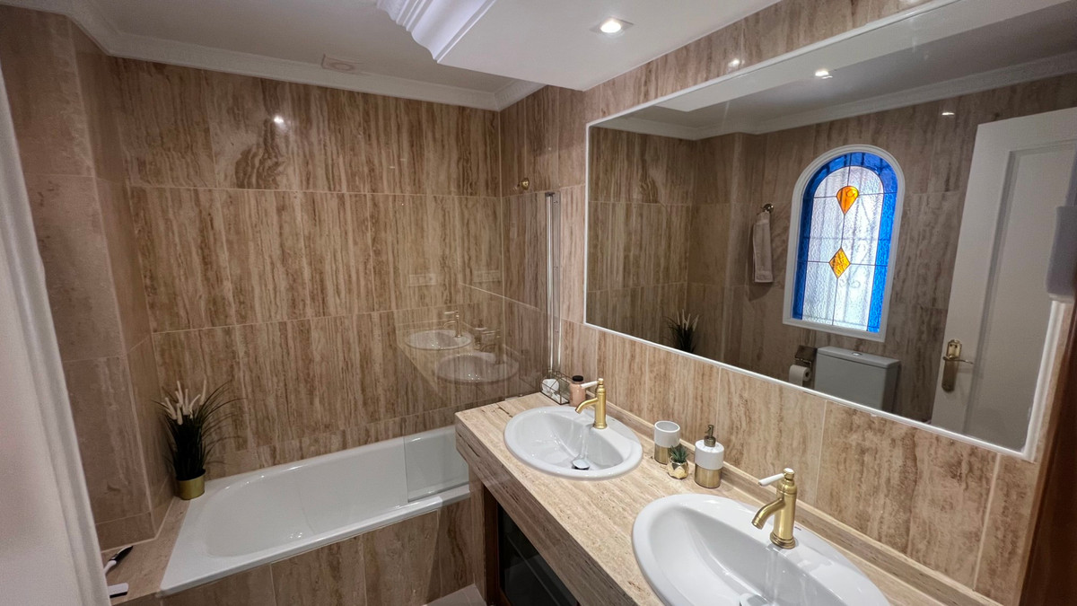 5 Bed Townhouse for sale in Algorfa Costa Blanca, Alicante, Spain