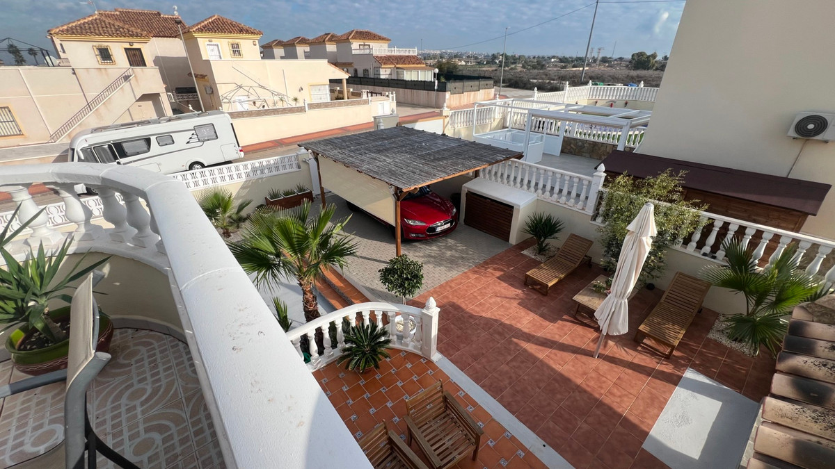 5 Bed Townhouse for sale in Algorfa Costa Blanca, Alicante, Spain