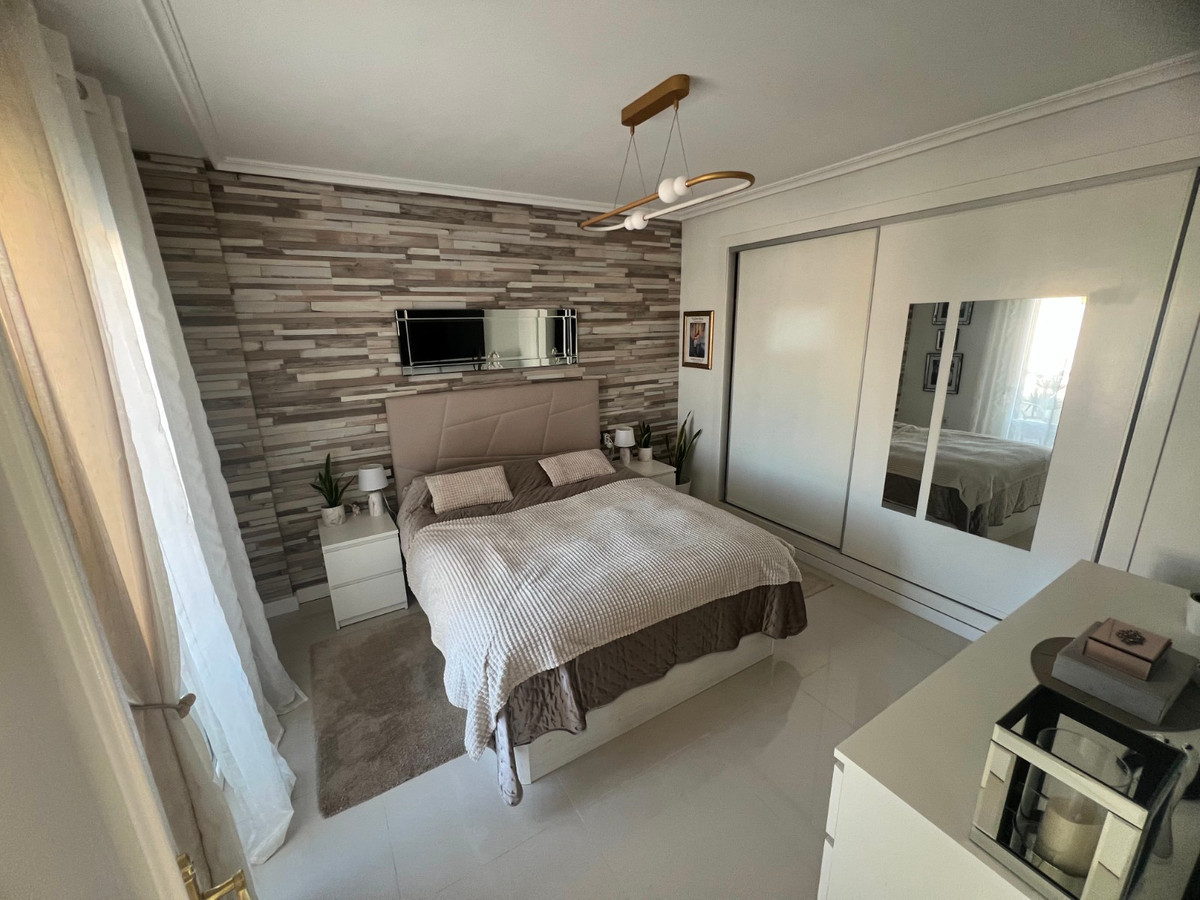 5 Bed Townhouse for sale in Algorfa Costa Blanca, Alicante, Spain
