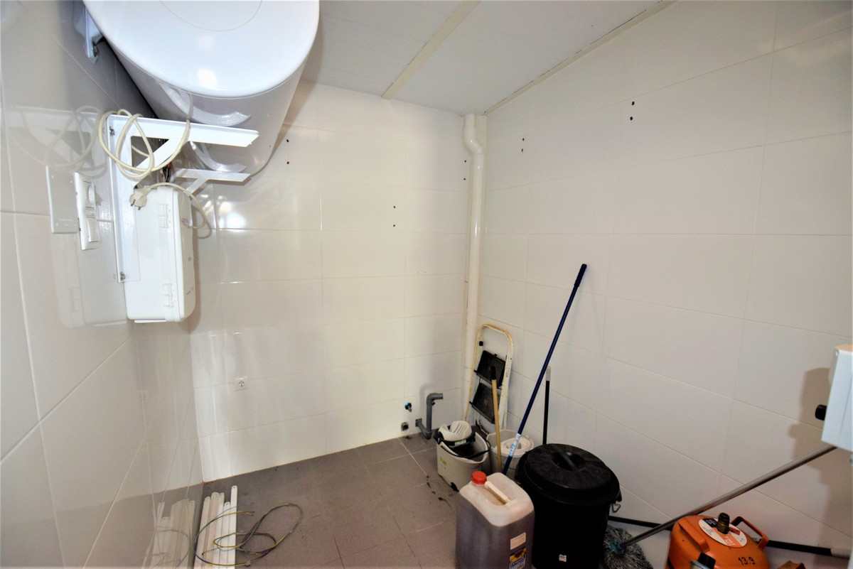 1 Bed Commercial unit for sale in Guardamar Del Segura Costa Blanca, Alicante, Spain