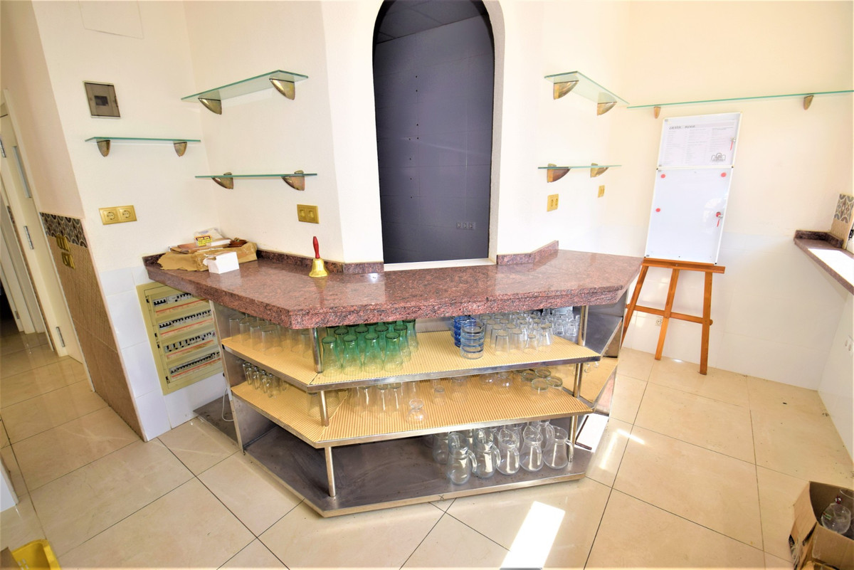 1 Bed Commercial unit for sale in Guardamar Del Segura Costa Blanca, Alicante, Spain