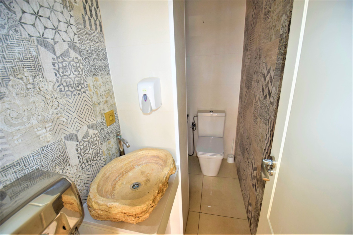 1 Bed Commercial unit for sale in Guardamar Del Segura Costa Blanca, Alicante, Spain