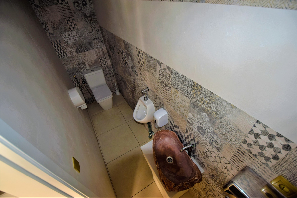 1 Bed Commercial unit for sale in Guardamar Del Segura Costa Blanca, Alicante, Spain
