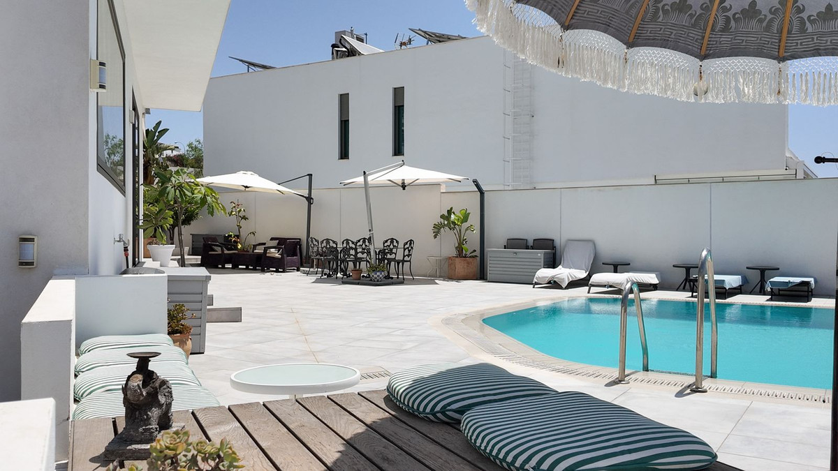 4 Bed Townhouse for sale in Pedregalejo Málaga Ciudad, Málaga, Spain
