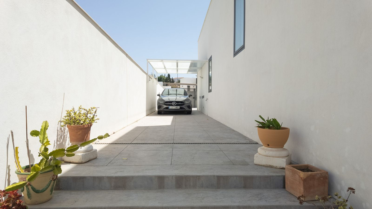 4 Bed Townhouse for sale in Pedregalejo Málaga Ciudad, Málaga, Spain