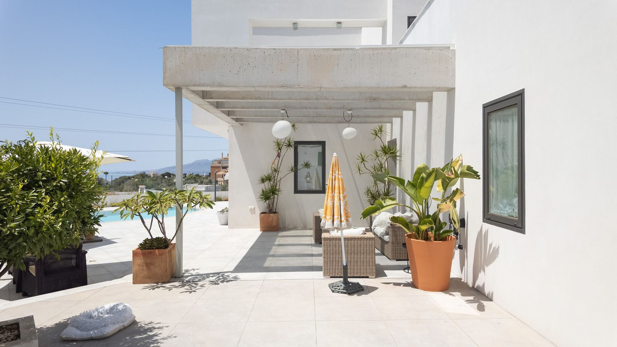 4 Bed Townhouse for sale in Pedregalejo Málaga Ciudad, Málaga, Spain