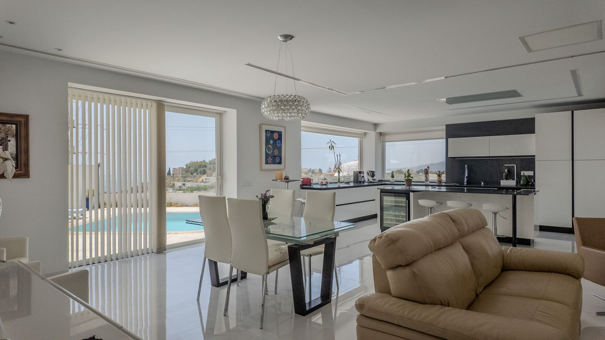 4 Bed Townhouse for sale in Pedregalejo Málaga Ciudad, Málaga, Spain