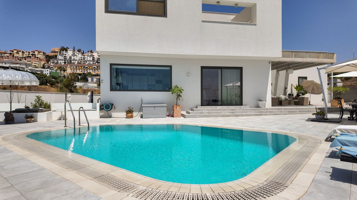 4 Bed Townhouse for sale in Pedregalejo Málaga Ciudad, Málaga, Spain