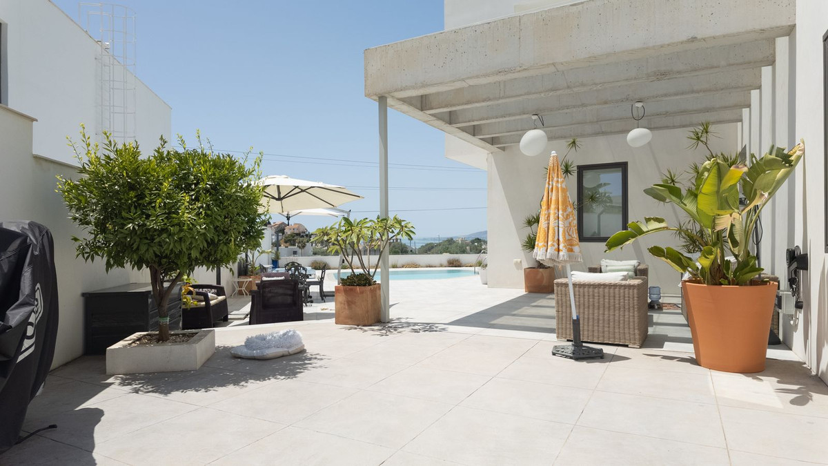 4 Bed Townhouse for sale in Pedregalejo Málaga Ciudad, Málaga, Spain