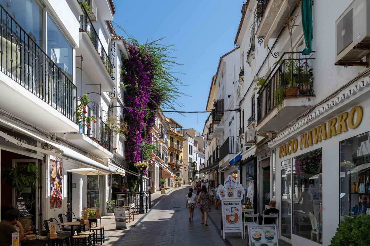 3 Bed Apartment for sale in Marbella Costa Del Sol, Málaga, Spain