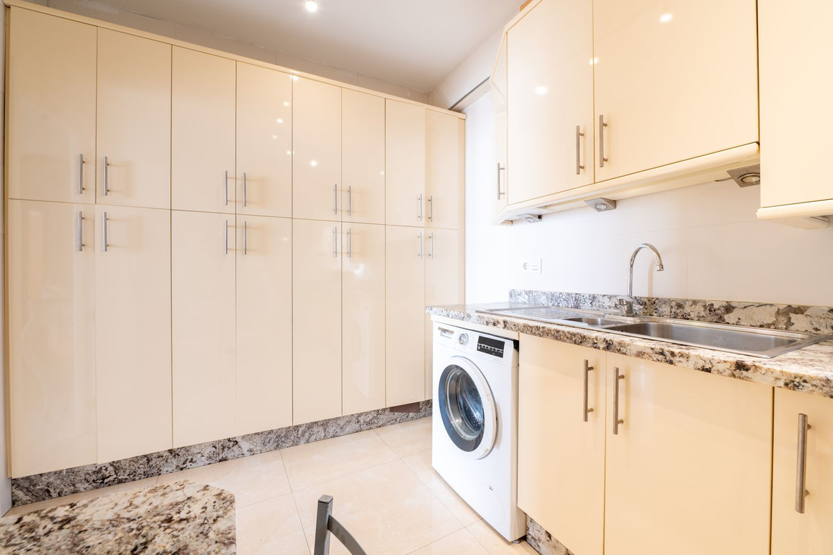 3 Bed Apartment for sale in Marbella Costa Del Sol, Málaga, Spain
