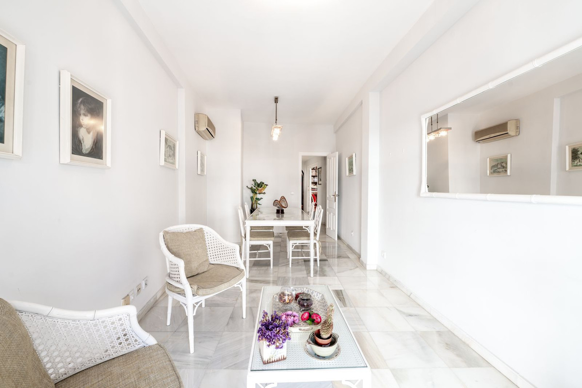 3 Bed Apartment for sale in Marbella Costa Del Sol, Málaga, Spain