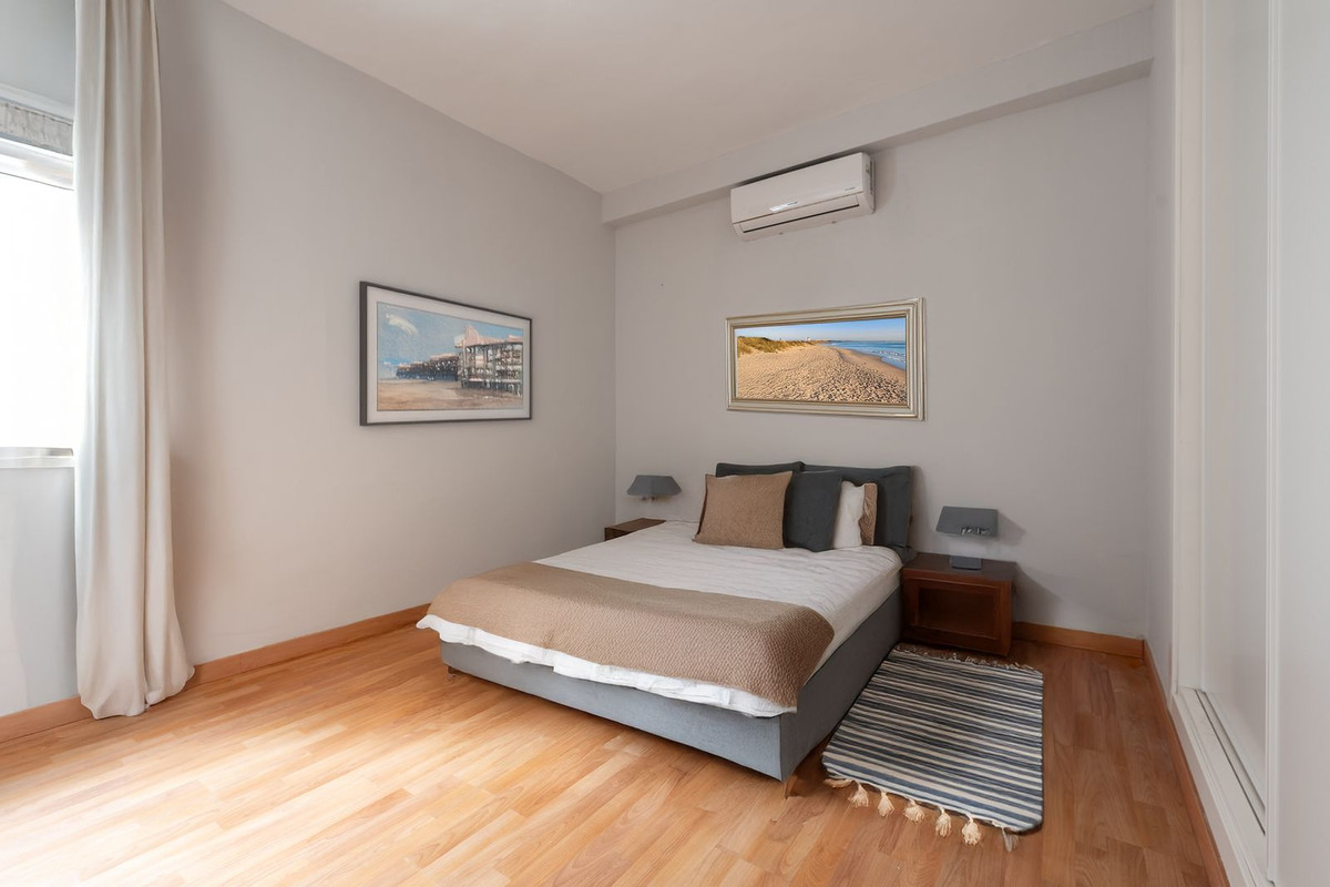 3 Bed Apartment for sale in Marbella Costa Del Sol, Málaga, Spain