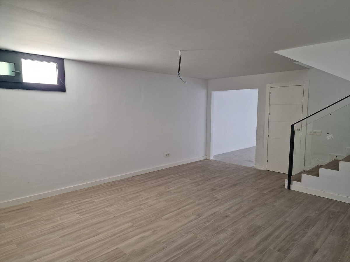 Se vende Villa - Chalet de 3 dormitorios en Costa Del Sol, Málaga, España