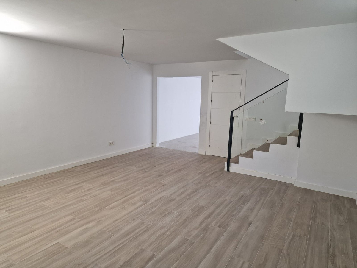 Se vende Villa - Chalet de 3 dormitorios en Costa Del Sol, Málaga, España