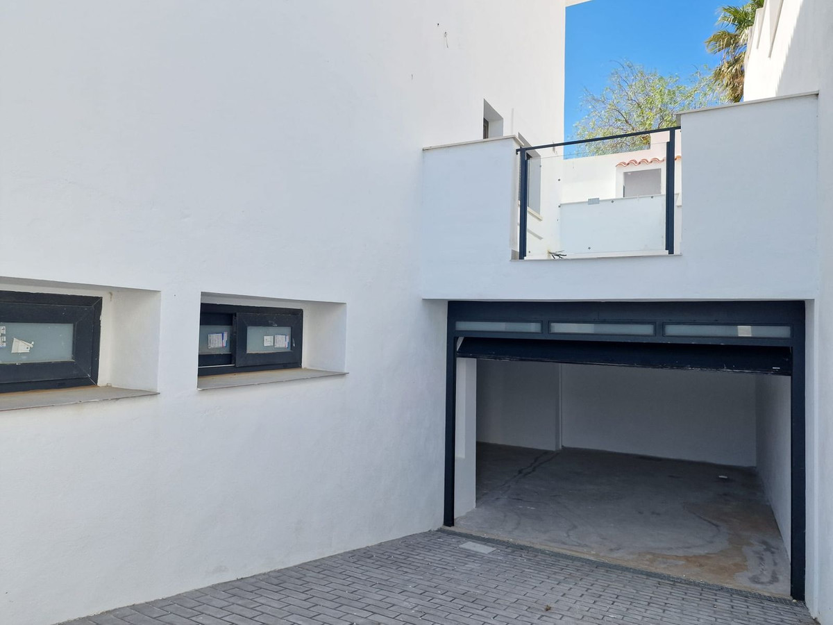Se vende Villa - Chalet de 3 dormitorios en Costa Del Sol, Málaga, España