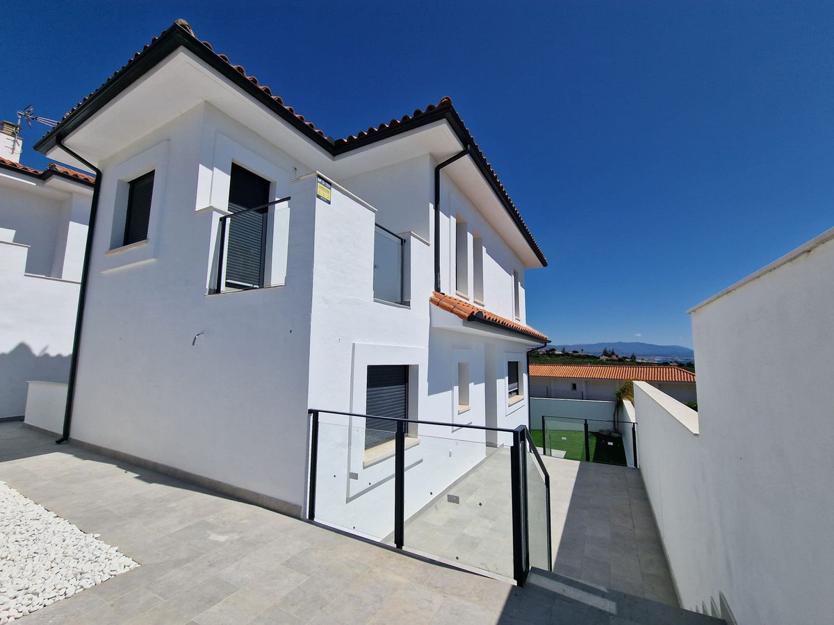 Se vende Villa - Chalet de 3 dormitorios en Costa Del Sol, Málaga, España