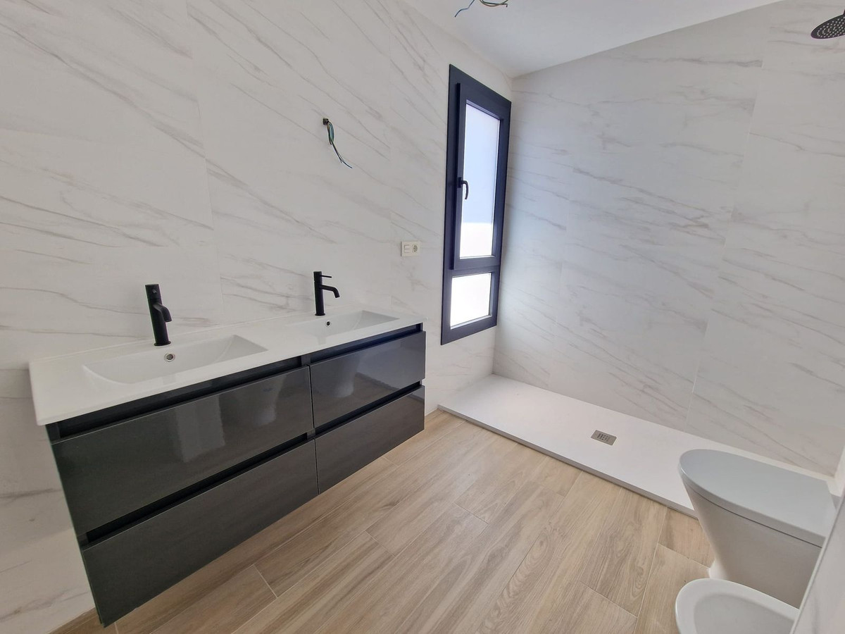 Se vende Villa - Chalet de 3 dormitorios en Costa Del Sol, Málaga, España