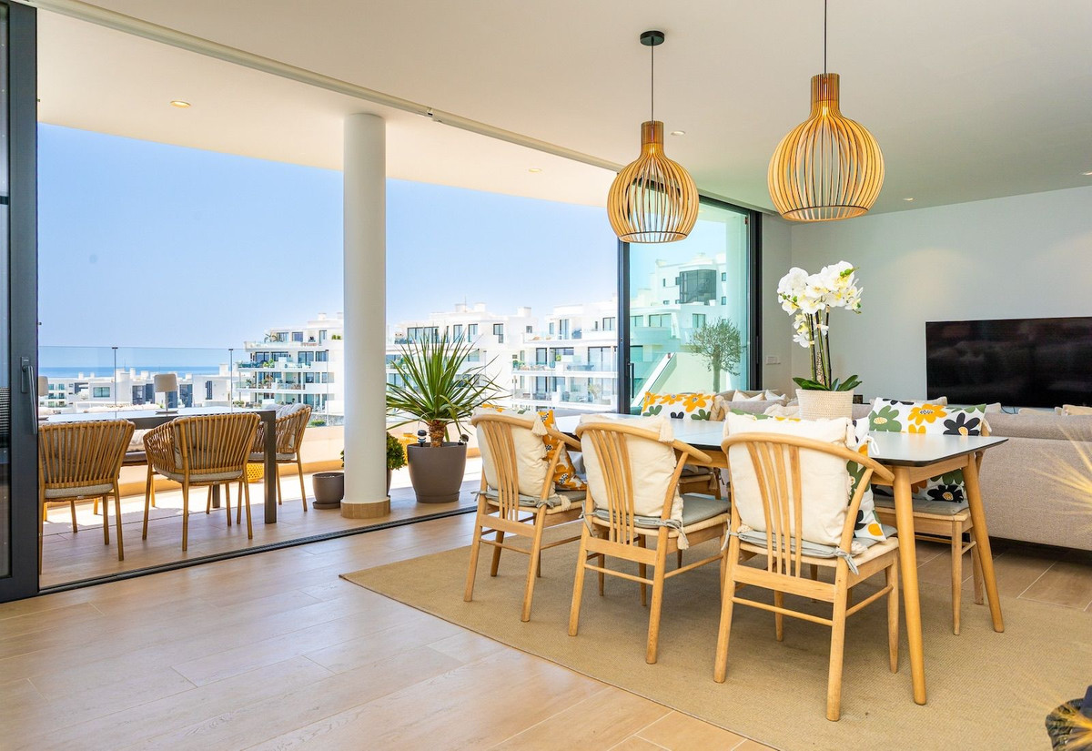 4 Bed Apartment for sale in Fuengirola Costa Del Sol, Málaga, Spain