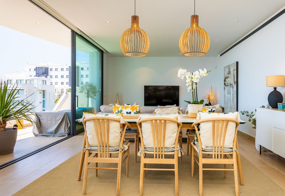 4 Bed Apartment for sale in Fuengirola Costa Del Sol, Málaga, Spain