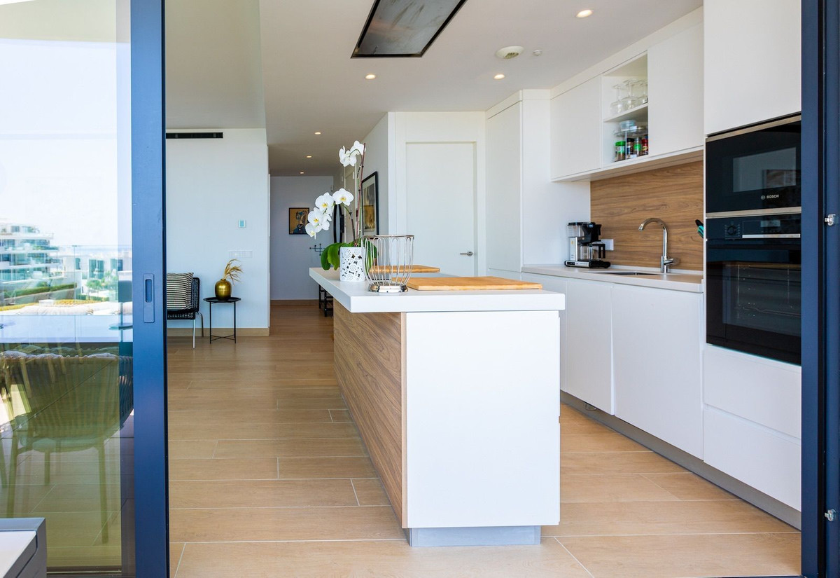 4 Bed Apartment for sale in Fuengirola Costa Del Sol, Málaga, Spain